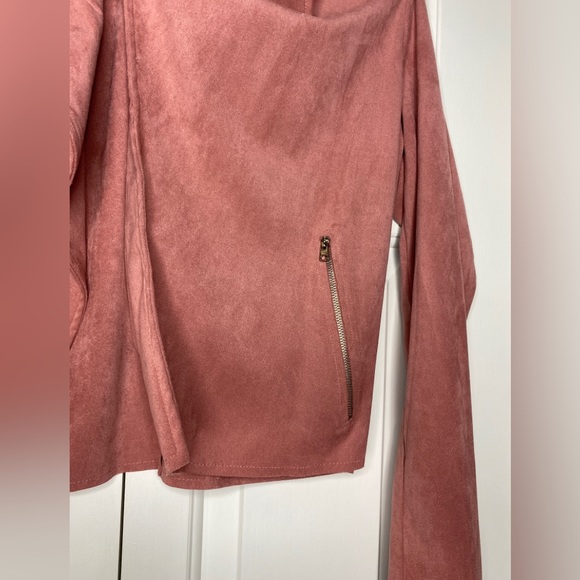 ONE by Chapter One Velvety Pink Women’s Jacket with collar & zipper pockets - Picture 4 of 5